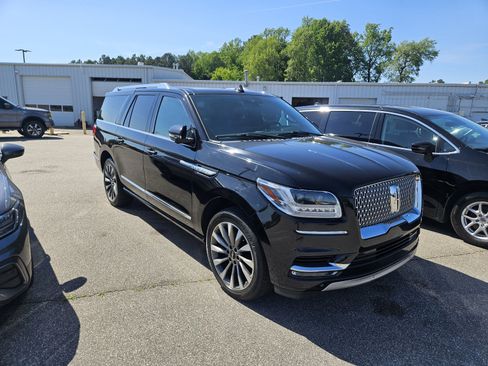 Used 2021 Lincoln Navigator L Reserve RWD image 1