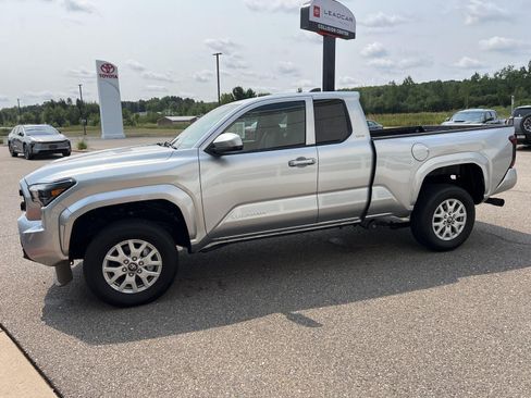 Used 2026 Toyota Tacoma SR5 RWD image 19