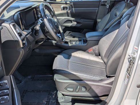 Used 2022 Kia Sorento S w/ Panoramic Sunroof Package AWD/4WD image 11