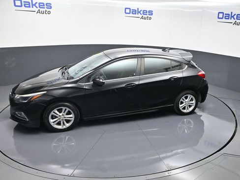 Used 2018 Chevrolet Cruze LT w/ Convenience Package image 46