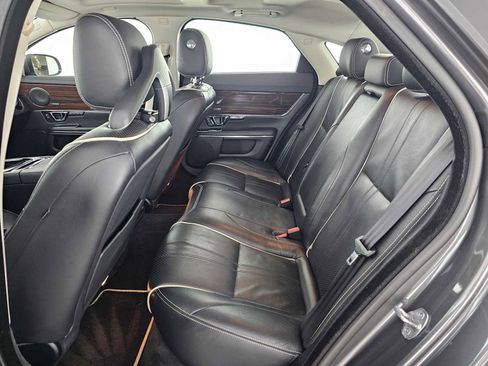 Used 2019 Jaguar XJ R-Sport image 16