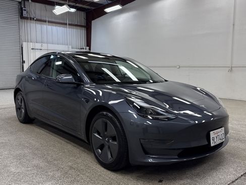 Used 2023 Tesla Model 3 Standard Range image 24