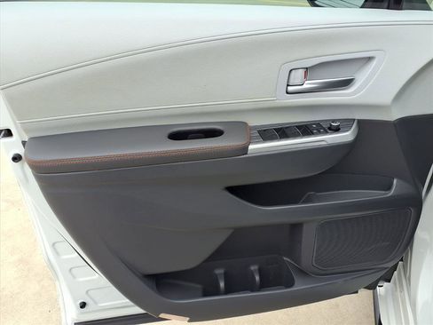 Used 2023 Toyota Sienna XSE image 14