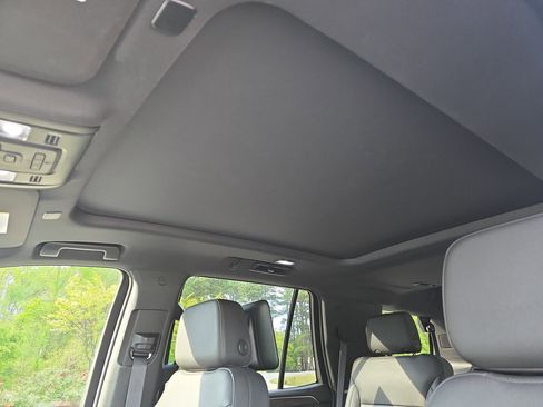 Used 2024 Chevrolet Tahoe Z71 w/ Luxury Package image 32