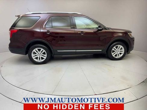 Used 2018 Ford Explorer XLT w/ Equipment Group 202A AWD/4WD image 6