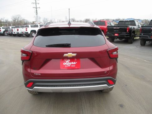 Certified 2025 Chevrolet Trax LT image 6