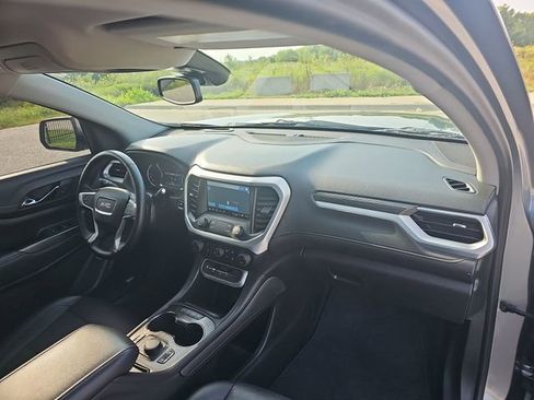 Used 2023 GMC Acadia SLT image 29