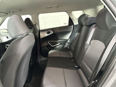 Used 2025 Kia Soul S image 27