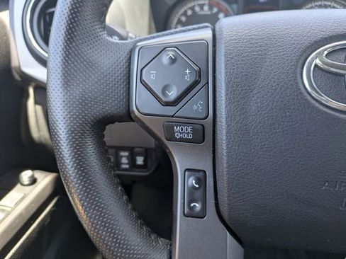 Used 2022 Toyota Tacoma TRD Sport w/ Technology Package AWD/4WD image 25