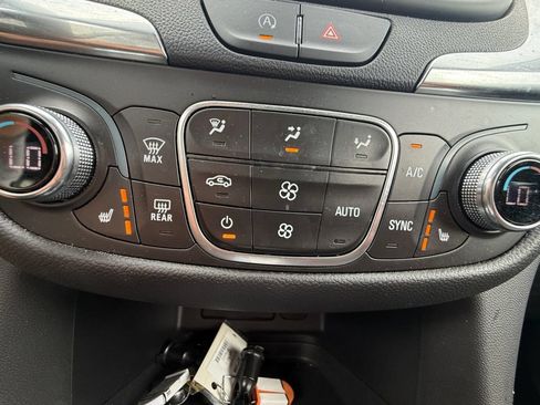 Used 2024 Chevrolet Equinox LT AWD/4WD image 33