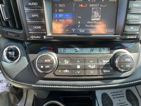 Used 2018 Toyota RAV4 XLE AWD/4WD image 26