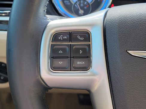 Used 2012 Chrysler 300 Limited image 22