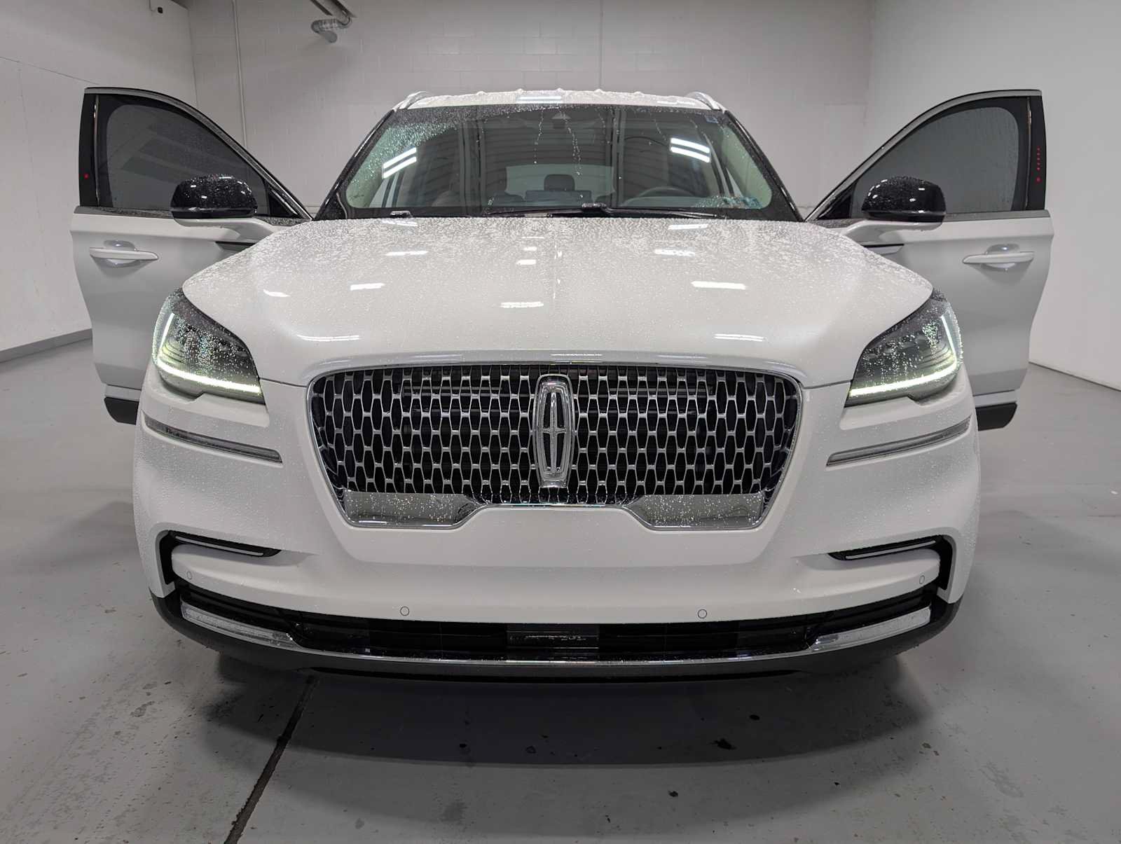 Used 2023 Lincoln Aviator AWD image 15