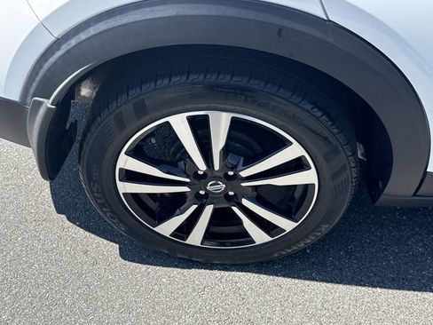 Used 2018 Nissan Kicks SV w/ Exterior Package FWD image 17