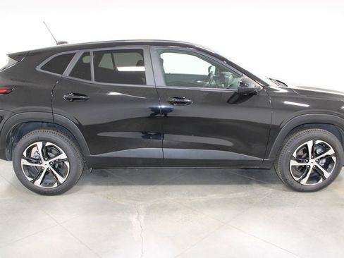 Used 2024 Chevrolet Trax RS w/ Driver Confidence Package image 11