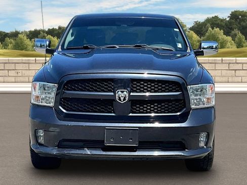 Used 2017 RAM 1500 Express w/ Express Value Package AWD/4WD image 3
