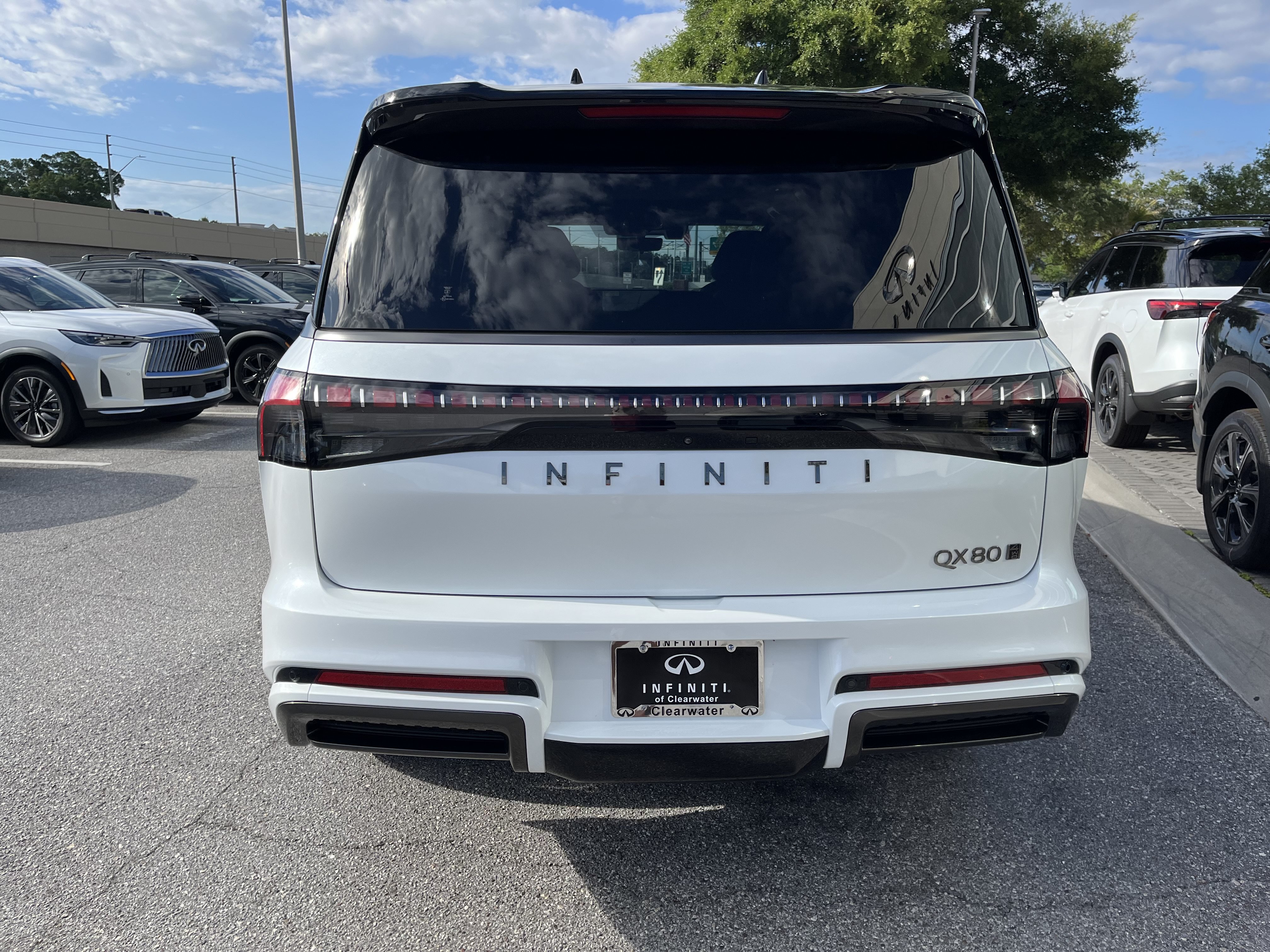 New 2026 INFINITI QX80 Autograph w/ Premium Cargo Package AWD/4WD image 4