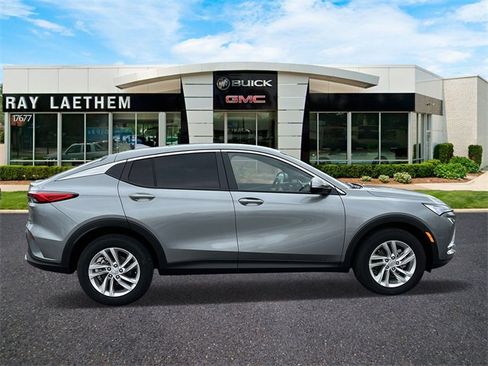 Used 2025 Buick Envista Preferred w/ Convenience I Package image 6