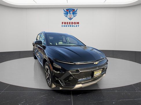 Used 2025 Chevrolet Equinox EV LT image 8