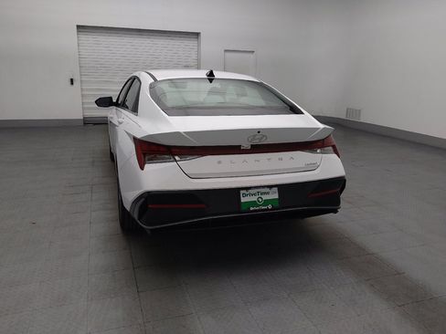 Used 2025 Hyundai Elantra Limited FWD image 6