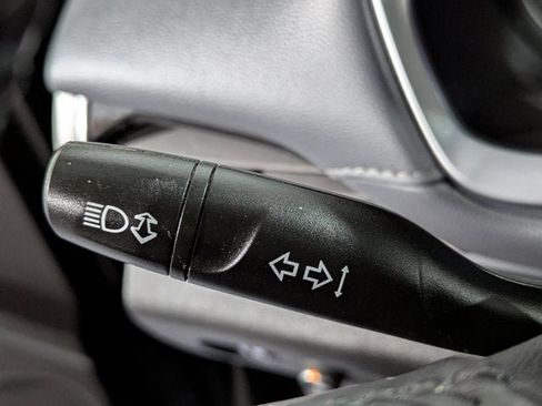 Used 2020 Chevrolet Traverse LT image 35