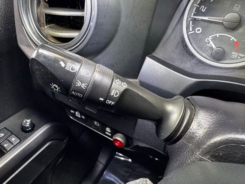 Used 2023 Toyota Tacoma TRD Off-Road image 29