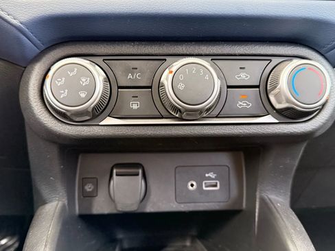 Used 2023 Nissan Versa SV image 24