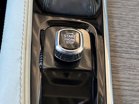 Used 2022 Volvo XC90 T6 Inscription image 23