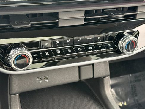 Used 2024 Honda Prologue Touring image 18
