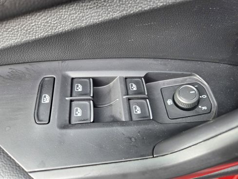 Used 2022 Volkswagen Jetta SE w/ Panoramic Sunroof Package image 26