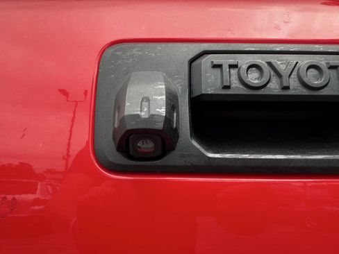 Used 2016 Toyota Tundra SR5 AWD/4WD image 10