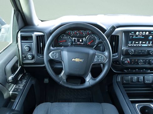 Used 2018 Chevrolet Silverado 1500 LT w/ Texas Edition AWD/4WD image 17