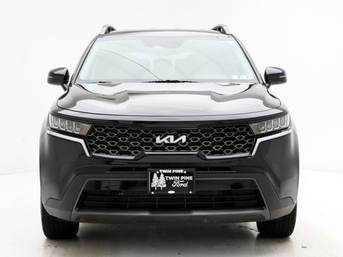 Used 2023 Kia Sorento S image 5