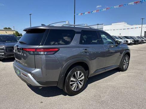 Used 2025 Nissan Pathfinder SL w/ Cargo Package AWD/4WD image 5