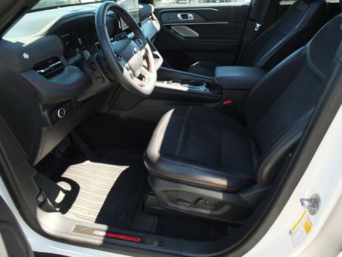 Used 2025 Ford Explorer ST image 12