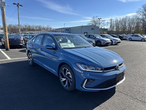 New 2026 Volkswagen Jetta SEL image 3