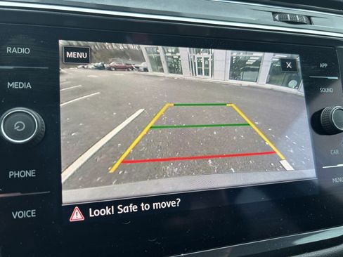 Used 2020 Volkswagen Tiguan SE R-Line image 7