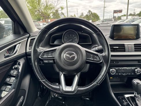 Used 2018 MAZDA MAZDA3 Touring image 14