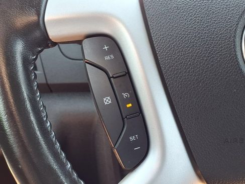 Used 2012 Chevrolet Traverse LT FWD image 19