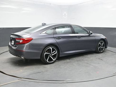 Used 2018 Honda Accord Sport image 7