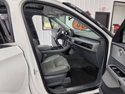 Used 2020 Lincoln Aviator Reserve w/ Equipment Group 201A RWD image 16