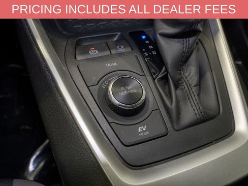 Certified 2023 Toyota RAV4 XLE AWD/4WD image 16