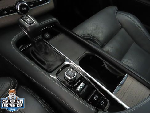 Used 2021 Volvo XC90 T6 Inscription w/ Climate Package image 17