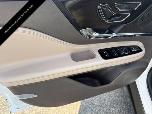 Used 2023 Lincoln Corsair AWD w/ Equipment Group 101A image 15