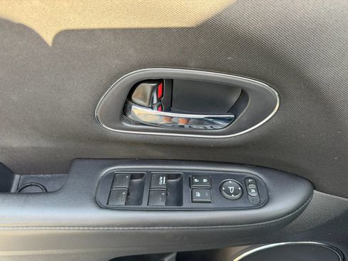 Used 2018 Honda HR-V EX image 15