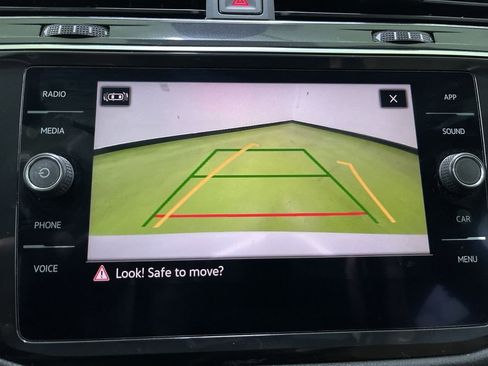 Used 2022 Volkswagen Tiguan SE R-Line FWD image 21