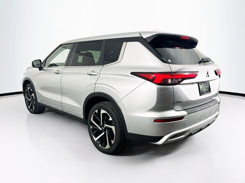 Used 2024 Mitsubishi Outlander SE AWD/4WD image 5