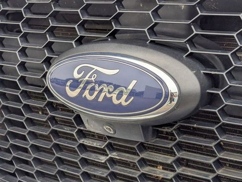 Used 2023 Ford Transit 350 XLT image 10