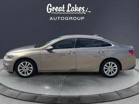 Used 2018 Chevrolet Malibu LT FWD image 2