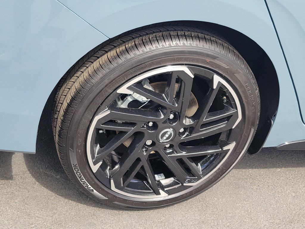 New 2027 Nissan Sentra SR FWD image 15